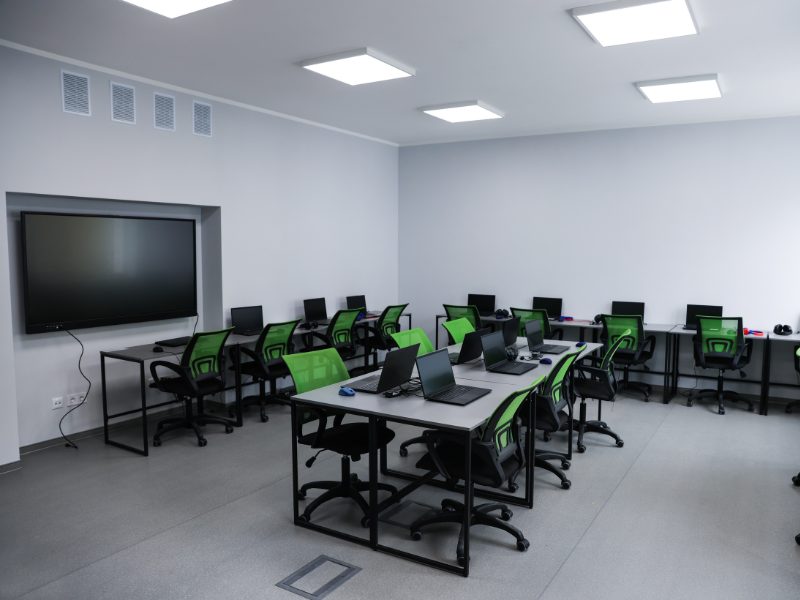 Data Edge Academy — analytics training for professionals